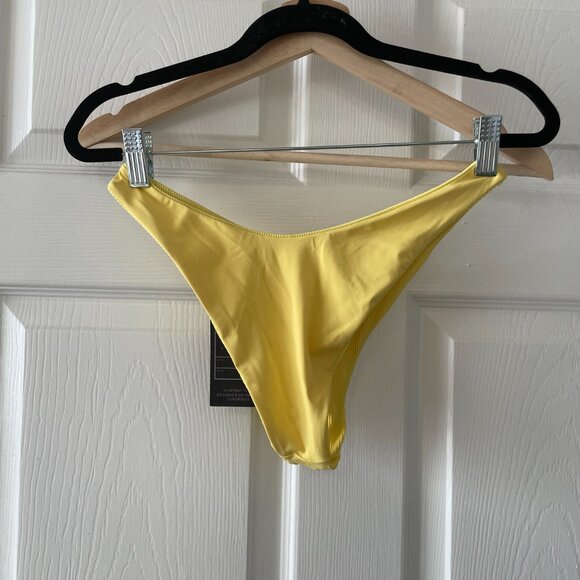 L*Space | Cabana Bitsy Bikini Bottom - Picture 5 of 7